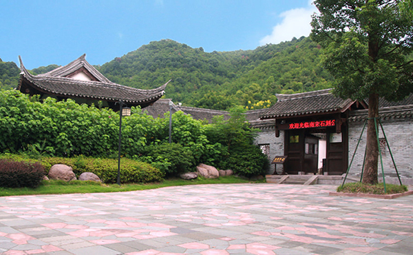 仿古建筑裝修團(tuán)隊(duì)，專業(yè)過硬，豐富經(jīng)驗(yàn)與精湛技藝保障裝修項(xiàng)目質(zhì)量
